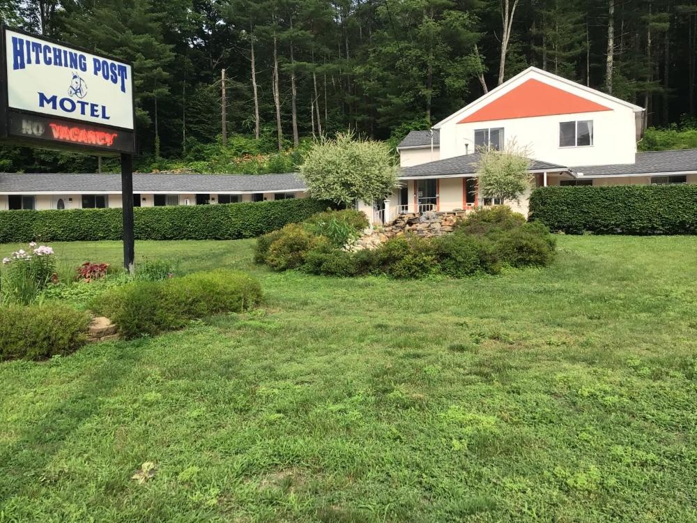 Hitching Post Motel